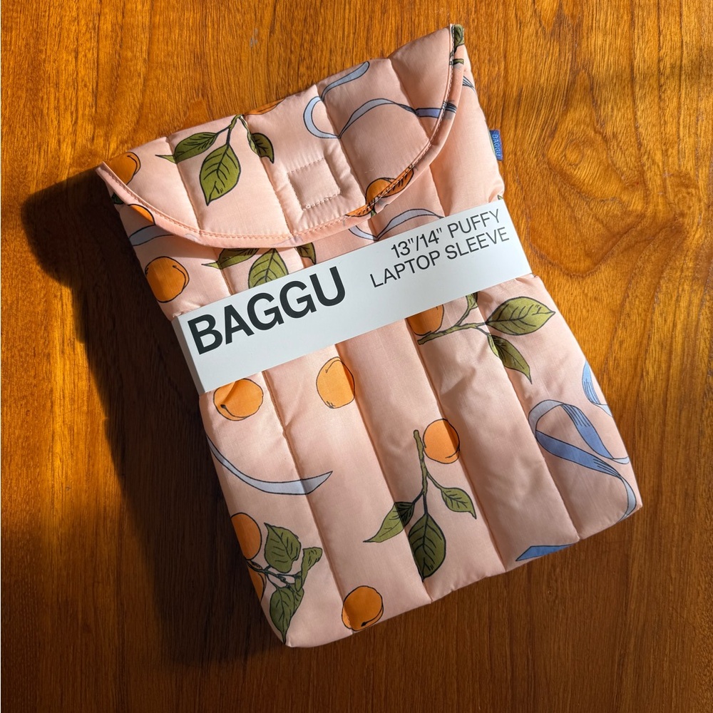 BAGGU Peach Laptop Sleeve with Apricots and Ribbons pattern
